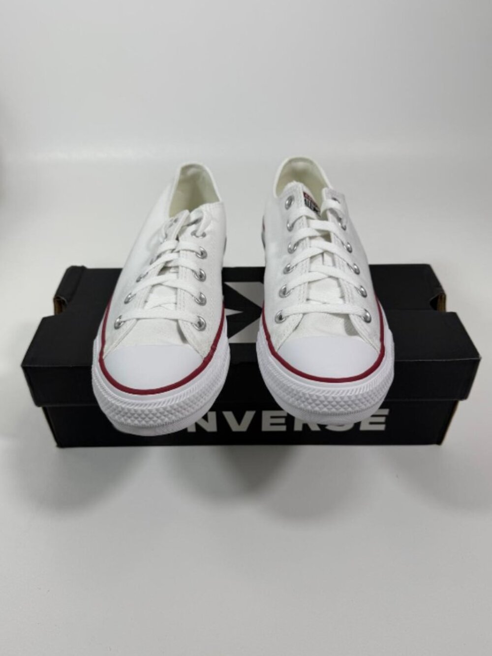 Converse White Sneakers Chuck Taylor All Star Sz 10